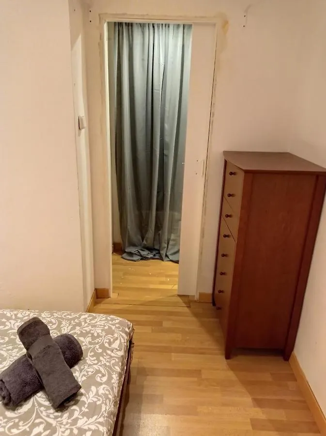 Double Private Room In The Center City Metro L1 & L5 Barcelone 0*,  Espagne